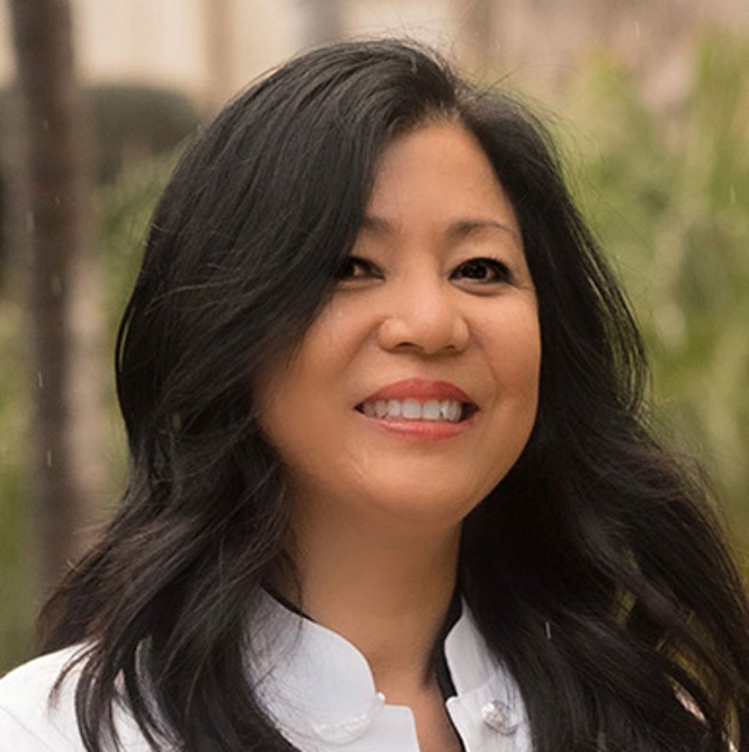 Chula Vista Periodontist Dr. Susan Nguyen providing gum disease treatment, LANAP laser surgery, dental implants and gum grafting